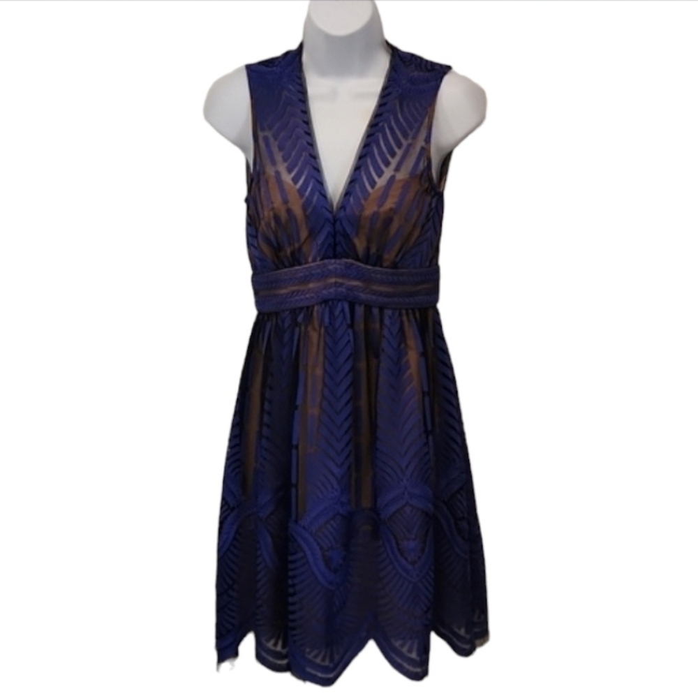 BCBG MAXAZRIA Vneck Dress